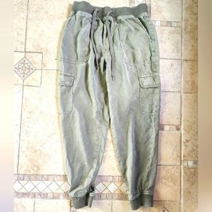 American Eagle Outfitters Green Cargo Joggers